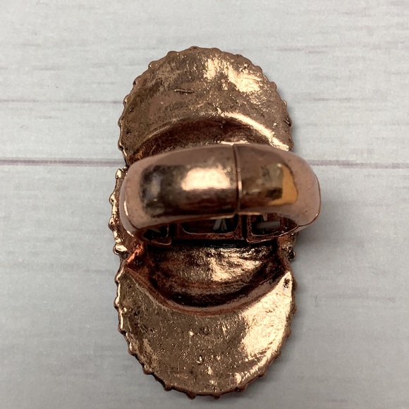 Western Style Resin Concho Cluster Adjustable Ring - Picture 4 of 4